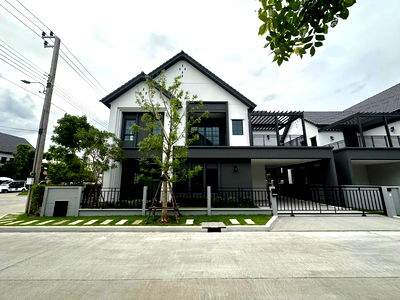 Houses for rent : Centro                      Bangna 