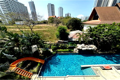 เช่าคอนโด พัทยา : [920471001-1637] One Bedroom Condo for Rent - Club Royal Wongamat