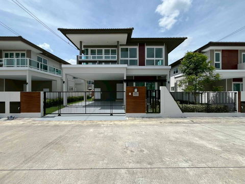 Single house for sale, Modern style, 3 bedrooms, Pathum Thani, Khlong 7, new house, 55 sq m, 2 floors