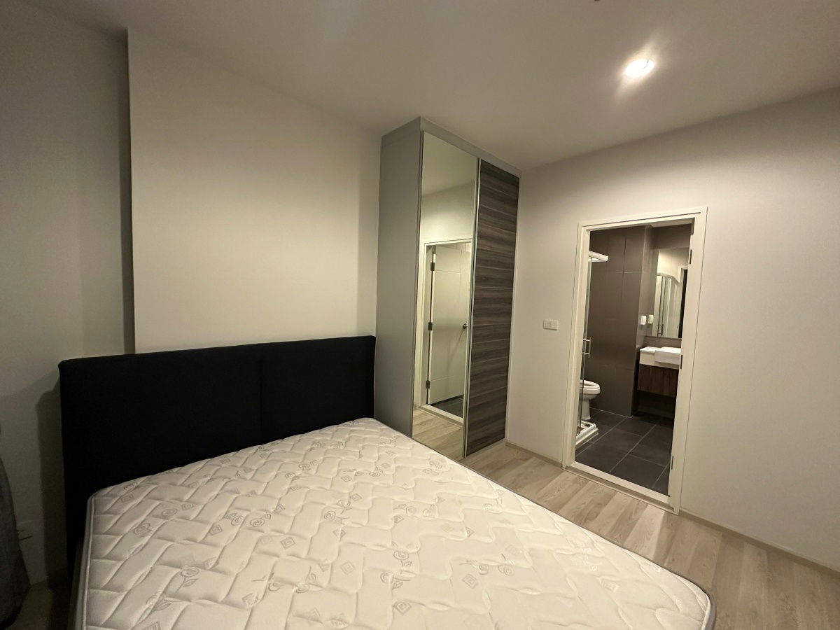 picture CO_RD07 Centric Ratchada - Huai Khwang, Room available for rent. Line: @cgestate - 2/10