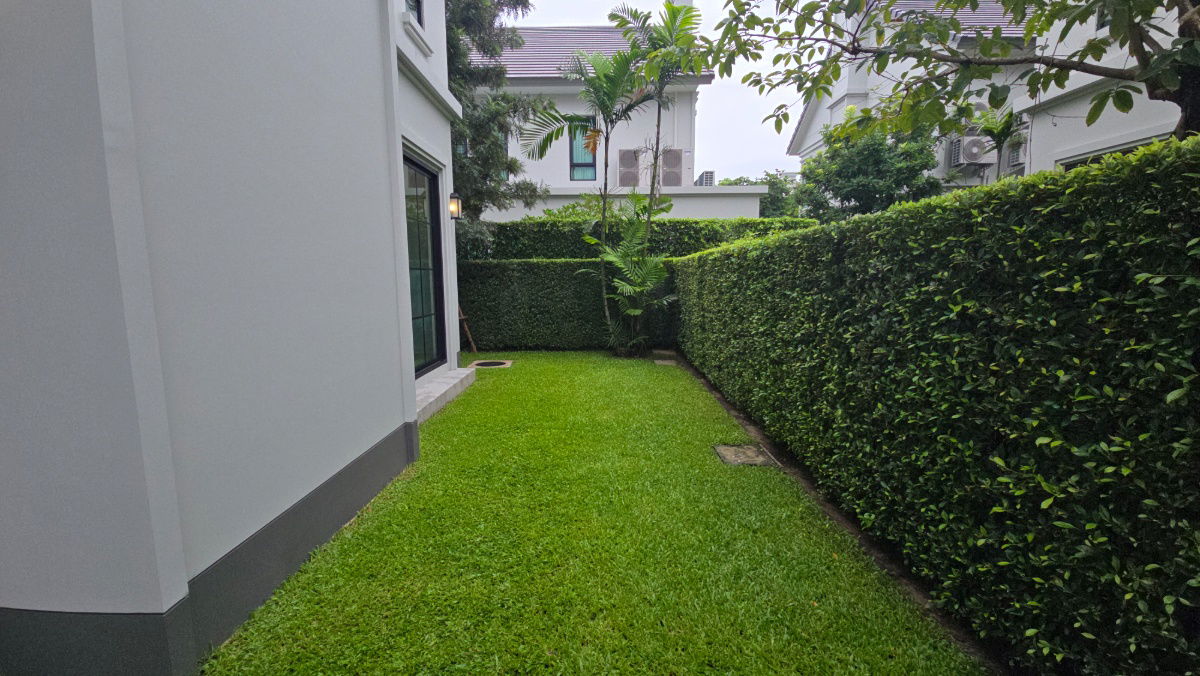 picture Special Deal! Exclusive Residence 330 SQ.M. | Facing Central Garden & High Privacy, THB 47M | Narinsiri Krungthep Kreetha - 5/33