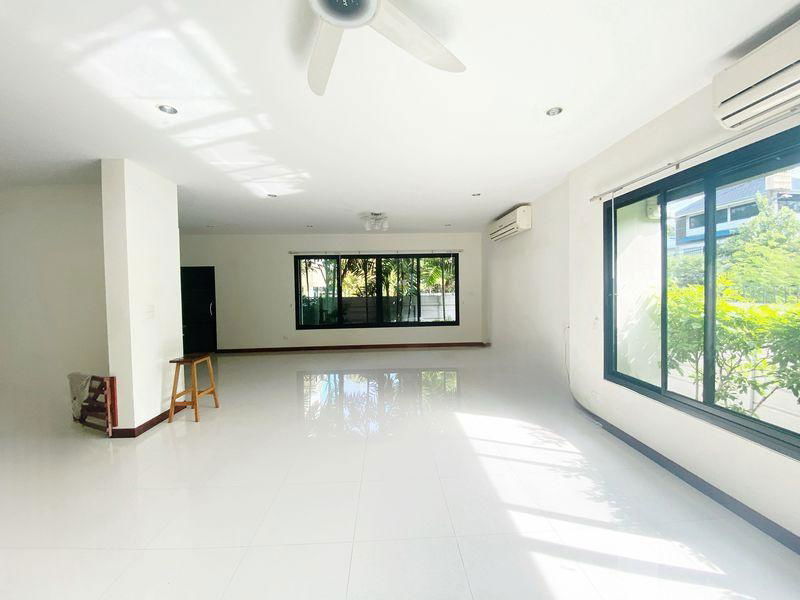 รูป LTHC13045 – House for Rent (บ้านให้เช่า) in Phromphong (พร้อมพงษ์) Size 390 sqm. 4 Bed 5 Bath ONLY 90K/Month - รูปที่ 10/14