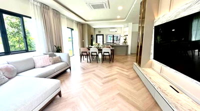 บ้านเดี่ยวให้เช่า :  เช่า ให้เช่า Centro Bangna Project  ใช้ชีวิตอย่างลงตัว บนทำเลบางนา ใกล้ทางด่วนและห้างสรรพสินค้าใหญ่  Line ID: @951qfbfi