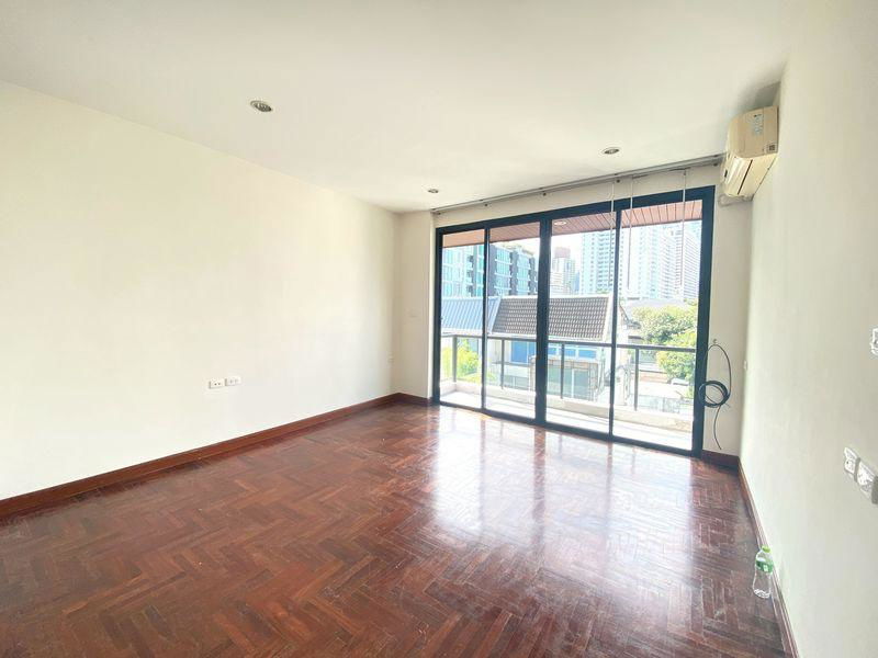 รูป LTHC13045 – House for Rent (บ้านให้เช่า) in Phromphong (พร้อมพงษ์) Size 390 sqm. 4 Bed 5 Bath ONLY 90K/Month - รูปที่ 3/14