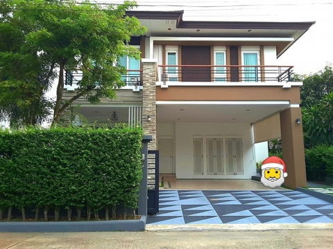🏡✨ให้เช่าบ้านเดี่ยวหลังใหญ่ สภาพใหม่ พร้อมเข้าอยู่ทันที✨ 📍ในสนามกอล์ฟ โครงการ Home on Green Village 2 (ลำลูกกา ซอย 71)
