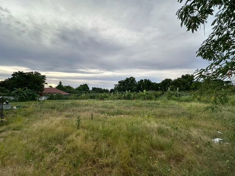 Land for sale in Bang Lamung, beautiful plot, Rong Po District, near Sri Suwit School.