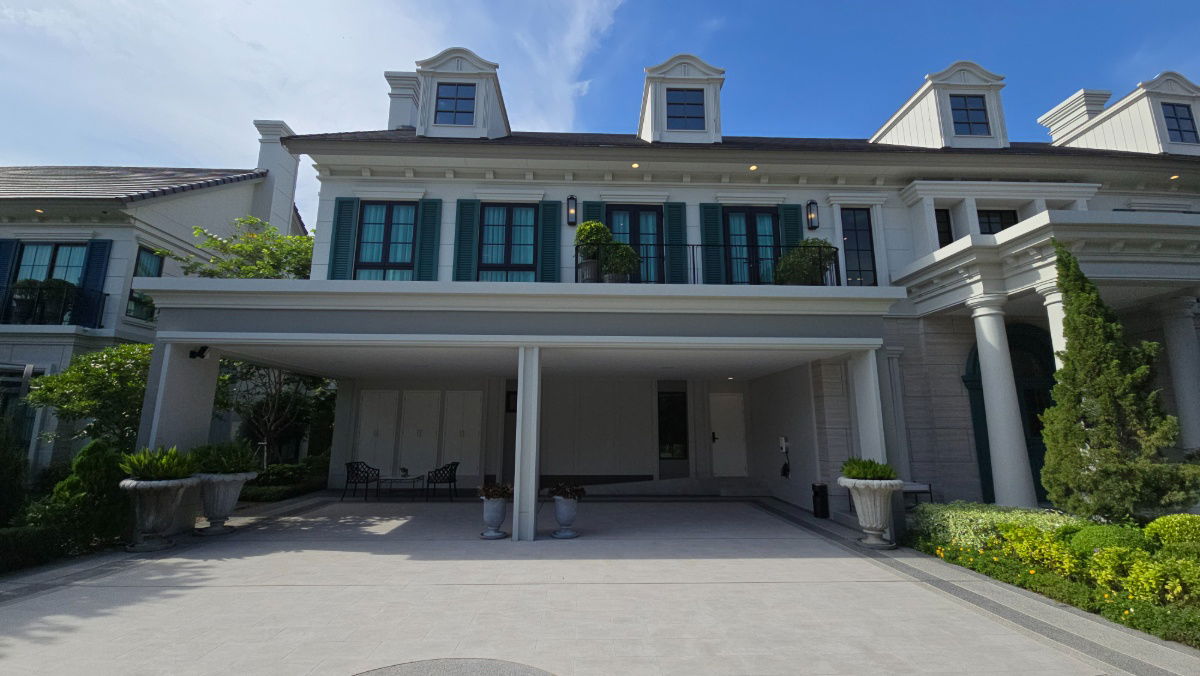 รูป เหนือระดับแห่งการอยู่อาศัย บ้านหรู 137.0 ล้านบาท แต่งครบ พร้อมสระว่ายน้ำส่วนตัว บนแปลงมุมที่ดินใหญ่พิเศษ โครงการณริณสิริ กรุงเทพกรีฑา - รูปที่ 3/48