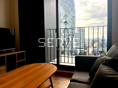 คอนโดให้เช่า : 🔥ราคาลดลงเยอะมาก! 1นอน  ไซส์ใหญ๋ ห้องแต่งหรู วิวดีมาก พร้อมหิ้วกระเป๋าเข้าอยู่ คอนโดทำเลดีมาก ใกล้ BTS อารีย์ @ Noble Around Ari