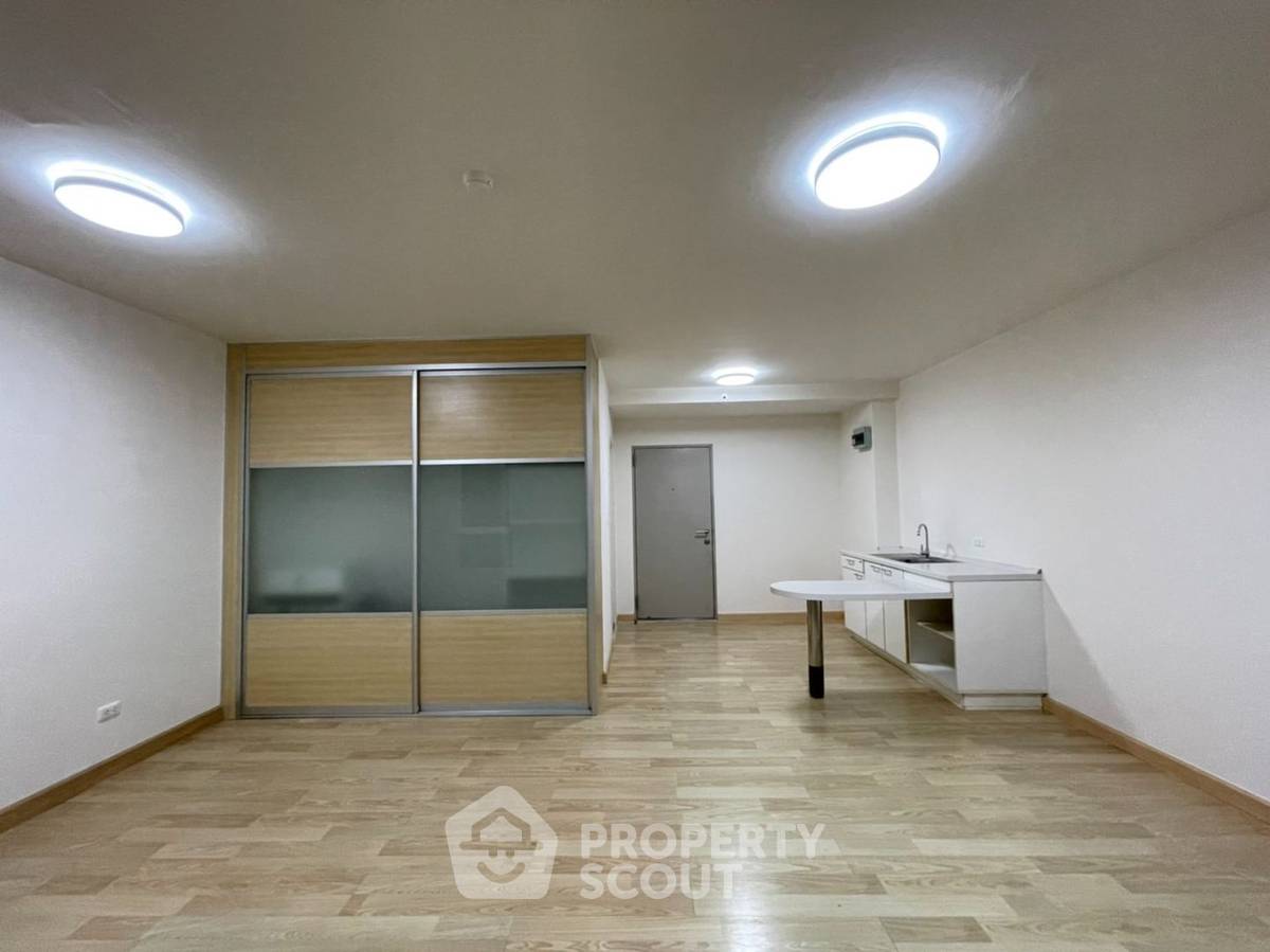 picture 1-BR Condo at Phahol Metro near BTS Saphan Khwai (ID 1445701) - 1/7