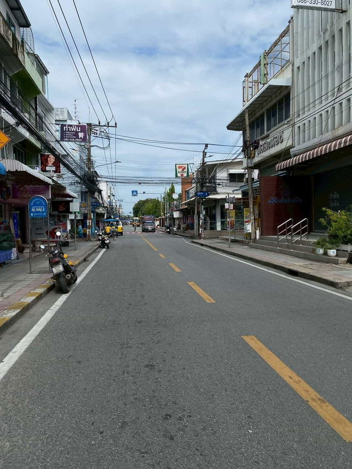 รูป ขายตึก 4 ชั้นครึ่ง ติดถนนซอยโรงเรียนอัสสัมชัญธนบุรี ทำเลดีมาก เหมาะค้าขาย ทำโฮสเทล ห้องพัก คลินิก - รูปที่ 2/5