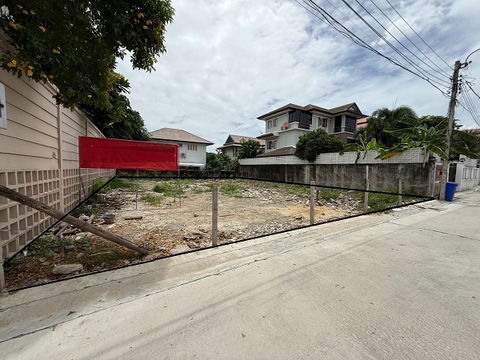 ขายที่ดินถมแล้ว101 ตรว ทำเล โชคชัย 4 หน้ากว้าง 16x25 เมตร  ถนนกว้าง 6 เมตร เหมาะสร้างบ้านอยู่อาศัย  ทำโกดัง