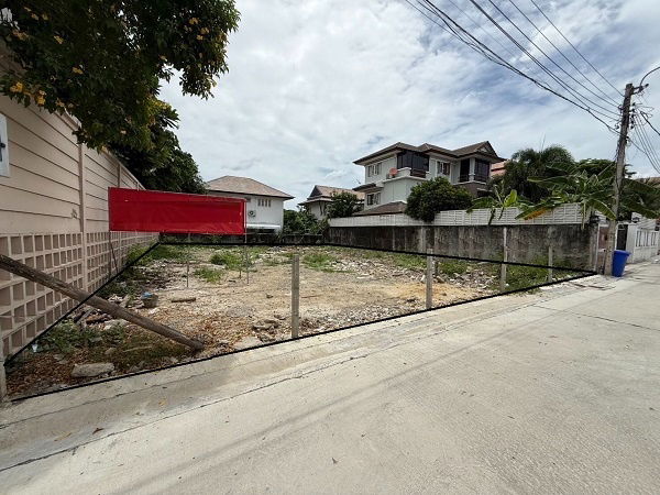 รูป ขายที่ดินถมแล้ว101 ตรว ทำเล โชคชัย 4 หน้ากว้าง 16x25 เมตร  ถนนกว้าง 6 เมตร เหมาะสร้างบ้านอยู่อาศัย  ทำโกดัง - รูปที่ 1/7