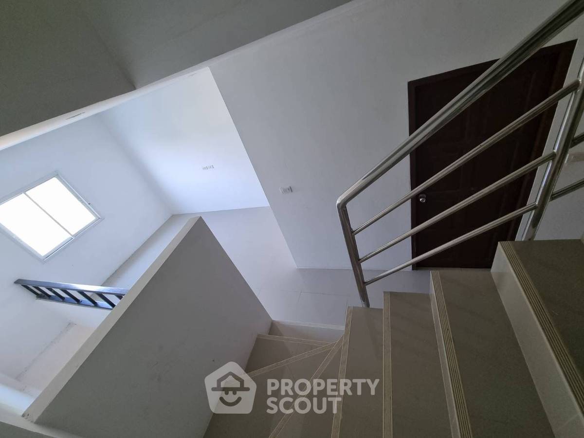 รูป ทาวน์เฮาท์ 2-ห้องนอน ใน หนองแก (ID 2082228) - รูปที่ 4/8