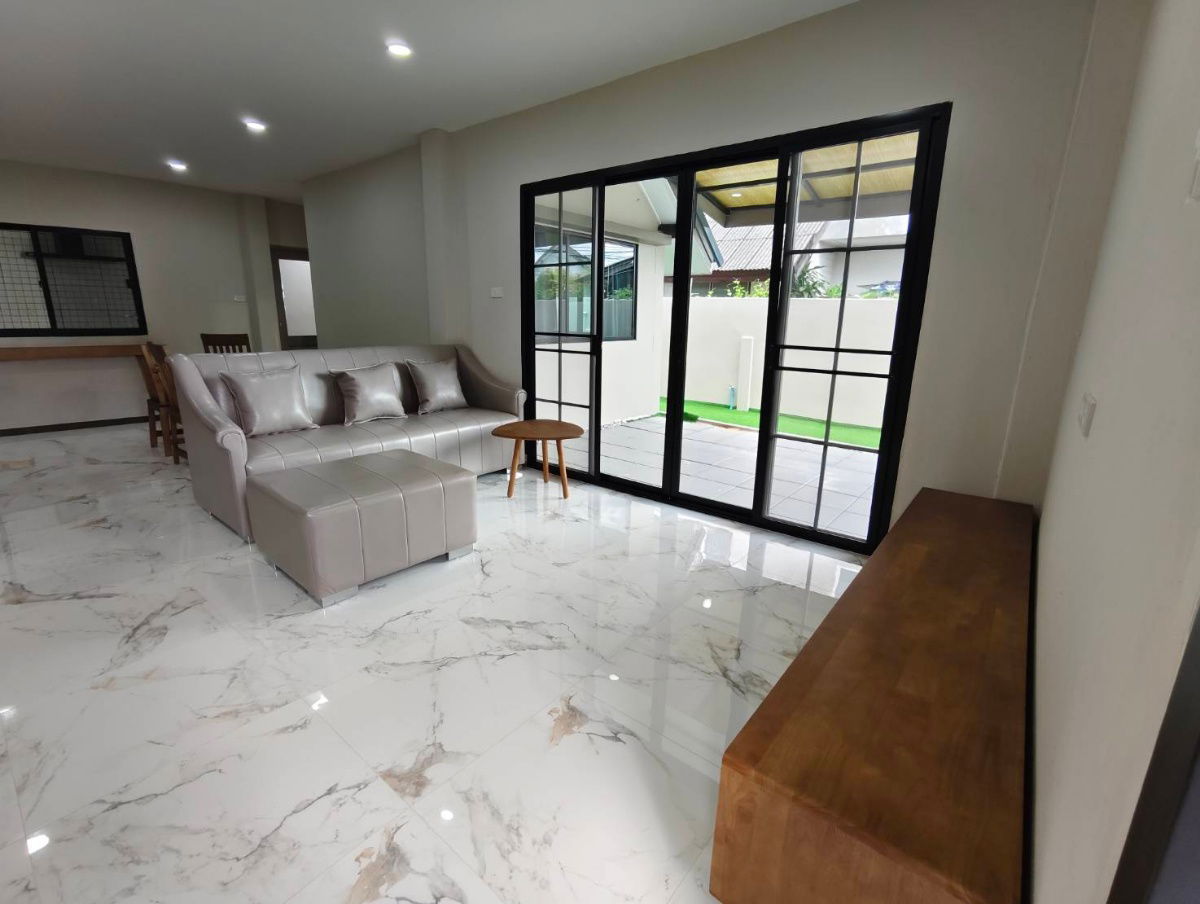 รูป ให้เช่า! บ้านเดี่ยวรีโนเวทใหม่ 🏠 ทำเลทองใกล้รถไฟฟ้าและเซ็นทรัลเวสต์เกต 🛍️ - รูปที่ 10/16