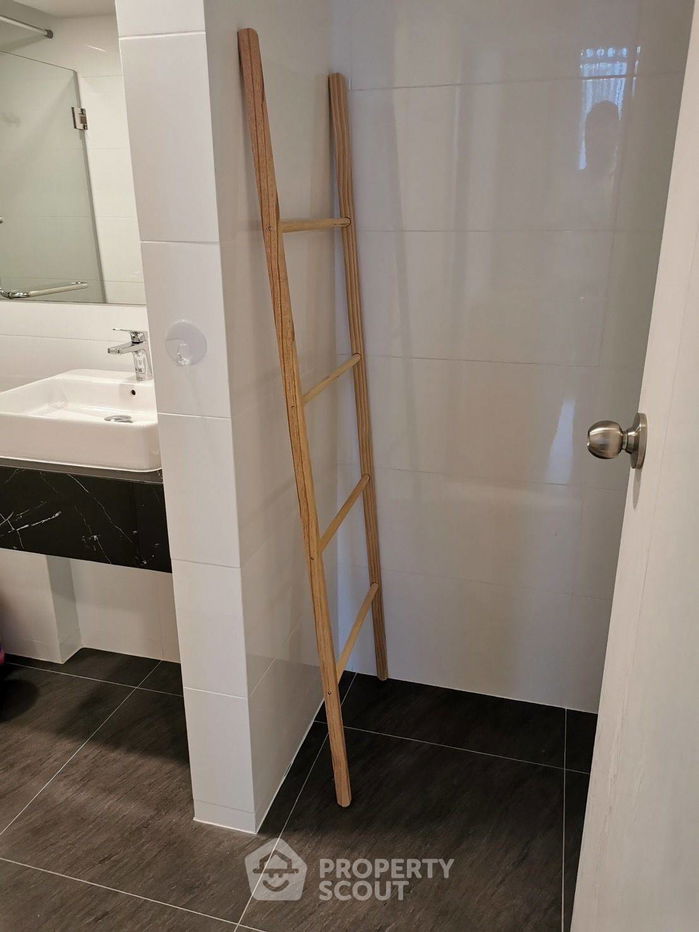 picture 2-BR Condo at Knights Bridge Space Rama 9 near MRT Phra Ram 9 (ID 2261949) - 13/15