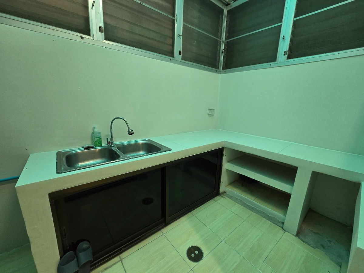 picture Townhome for Sale. Full Furnished and reafy to move in - 6/15