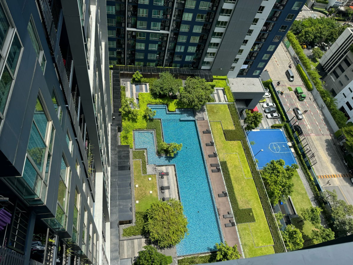 รูป ให้เช่าเดอะเบส สุขุมวิท 77 The Base Sukhumvit 77 เฟอร์ไฟฟ้าครบ มีเครื่องซักผ้า พร้อมอยู่ต้น กย - รูปที่ 16/17