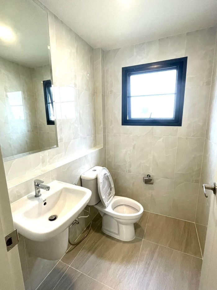 picture For rent: Centro Bangna, a detached house with a modern design. Fulfill every family moment. Line ID: @951qfbfi - 9/11