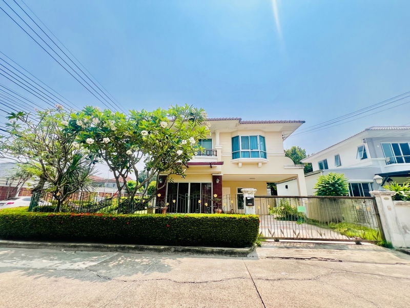 ขายบ้านเดี่ยว : ขายบ้านเดี่ยว หลังมุม หมู่บ้านศุภาลัย วิลล์ วงแหวน-รัตนาธิเบศร์ (Supalai Ville Wongwaen-Rattanathibet) ใกล้รถไฟฟ้าสายสีม่วง บ้านหลังใหญ่ สไตล์โมเดิร์น