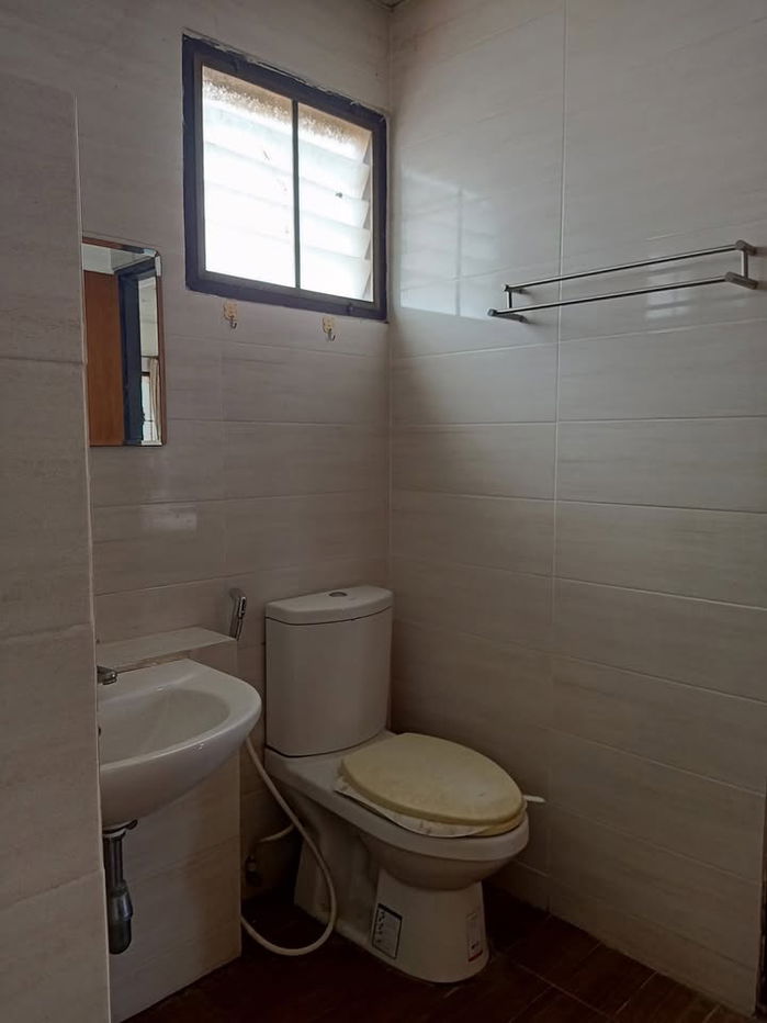 รูป บ้าน ชลลดา บางบัวทอง 80 ตร.ว. ใกล้ทะเลสาป ( 4 ห้องนอน 3 ห้องน้ำ หันทิศใต้ ) - รูปที่ 25/29