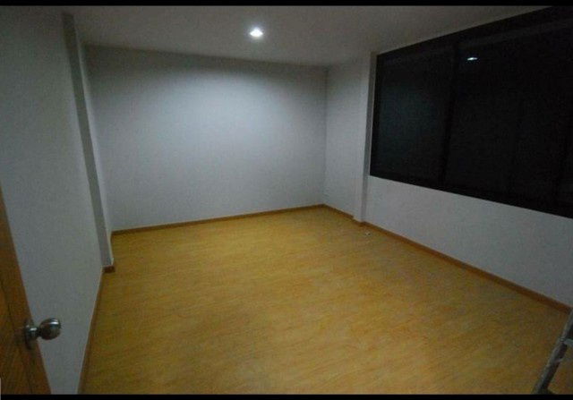 รูป HU6728 บ้านเดี่ยวให้เช่า โชคชัย 4 กรุงเทพมหานคร - รูปที่ 6/8
