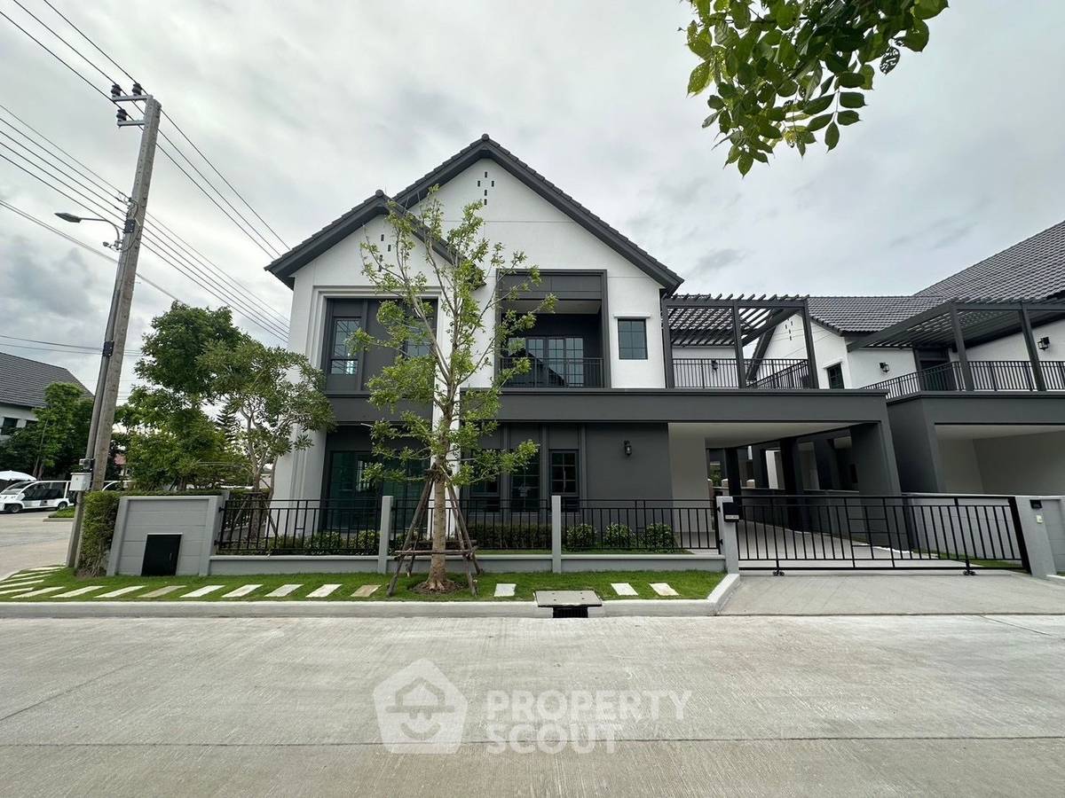 picture 4-BR House at Centro Bangna in Bang Kaeo (ID 2264056) - 1/18