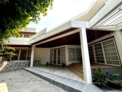 บ้านเดี่ยวให้เช่า : ❖ Prime Location ❖ บ้านเดี่ยว 2 ชั้น 4 ห้องนอน 5 ห้องน้ำ 15 ที่จอดรถ | ขนาดที่ดิน 340.00 ตร.ว. พื้นที่ใช้สอย 800.00 ตร.ม. | ใกล้ BTS สถานีพระโขนง
