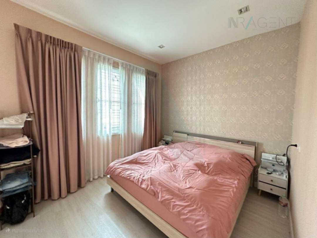 picture For Sell Town house GOLDEN TOWN SRINAKARIN-SUKHUMVIT 2-story 4 bedroom 2 bathroom - 7/8