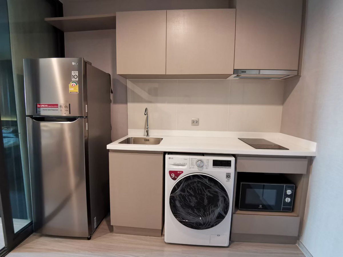 picture Code: KJ8290  for rent Life Ladprao // Line ID: @kjcondo (with @) // - 3/10