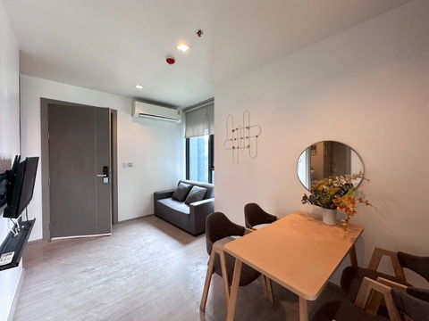 Life Asok-Rama9 near MRT Rama9 and Ariport Link Makkasan