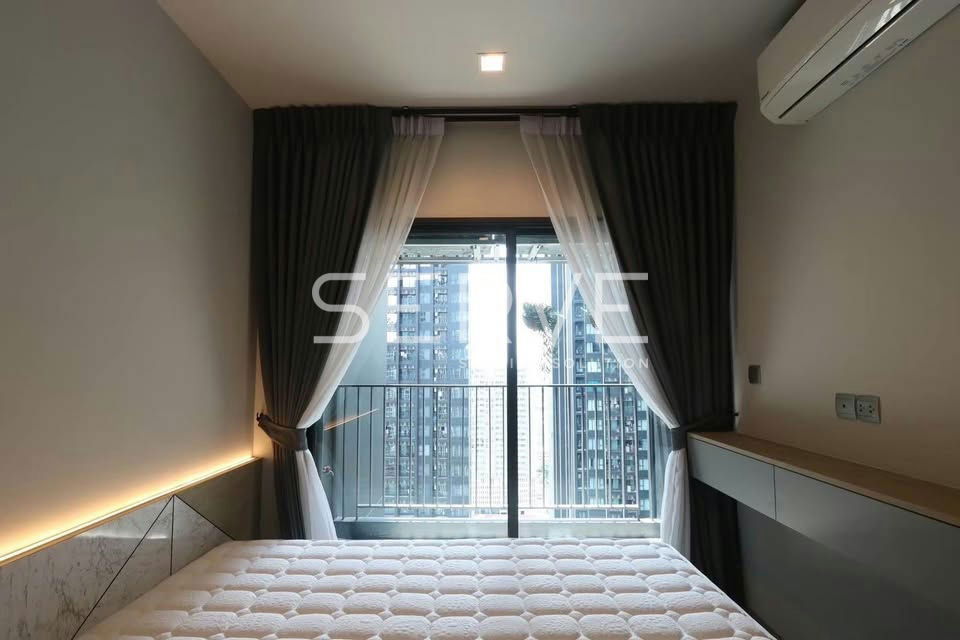 picture 1 Bed  High Floor City View Fully furnished Good Location Close to MRT Phra Ram 9  220 m.  @ Life Asoke - Rama 9 - 5/7