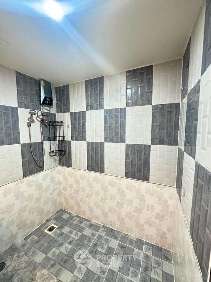 picture Studio Condo at Angket Condominiums close to Pattaya (ID 2262474) - 7/14