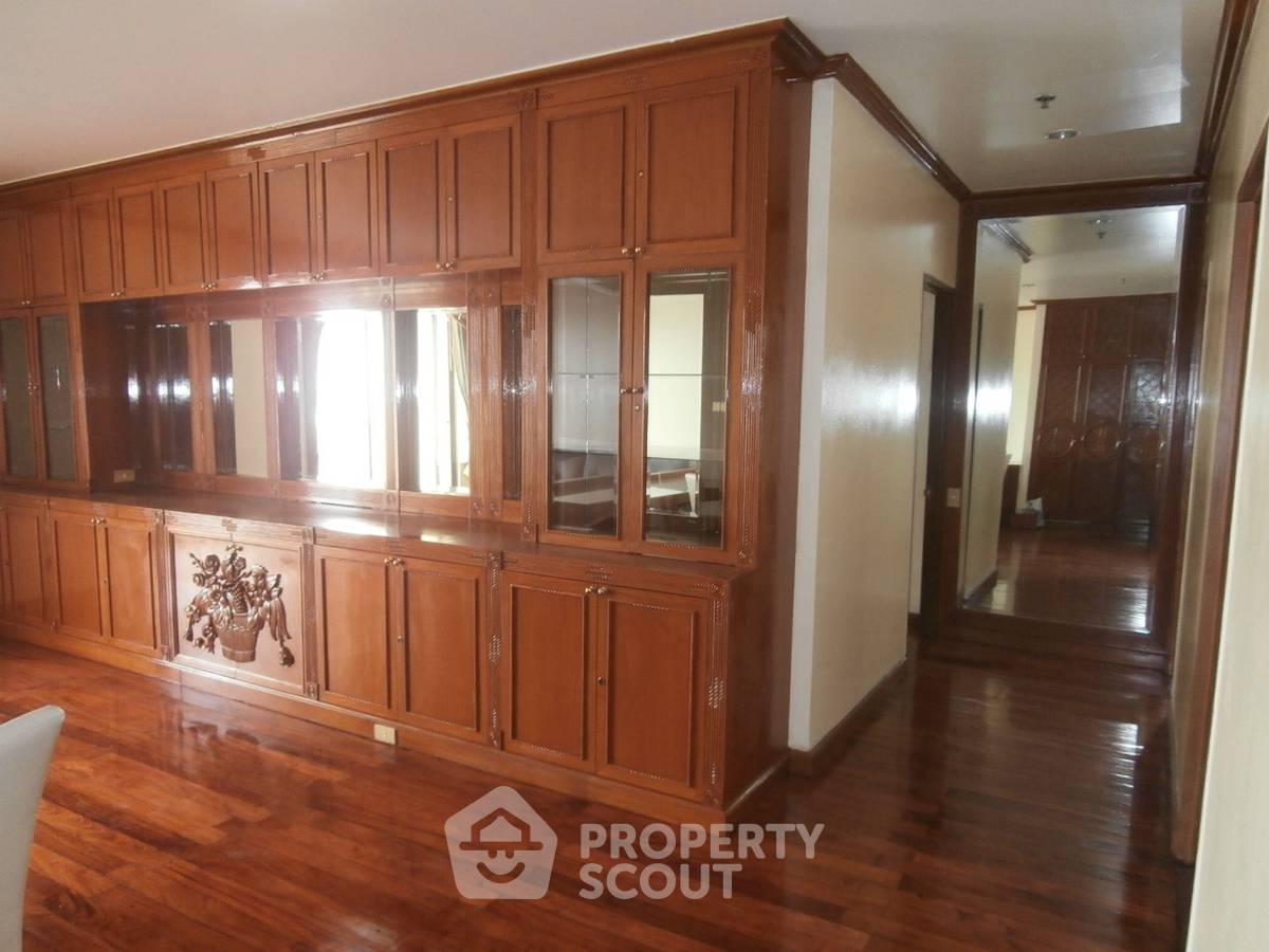 picture 1-BR Condo at Ban Chao Phraya Condo near MRT Hua Lamphong (ID 510900) - 4/13