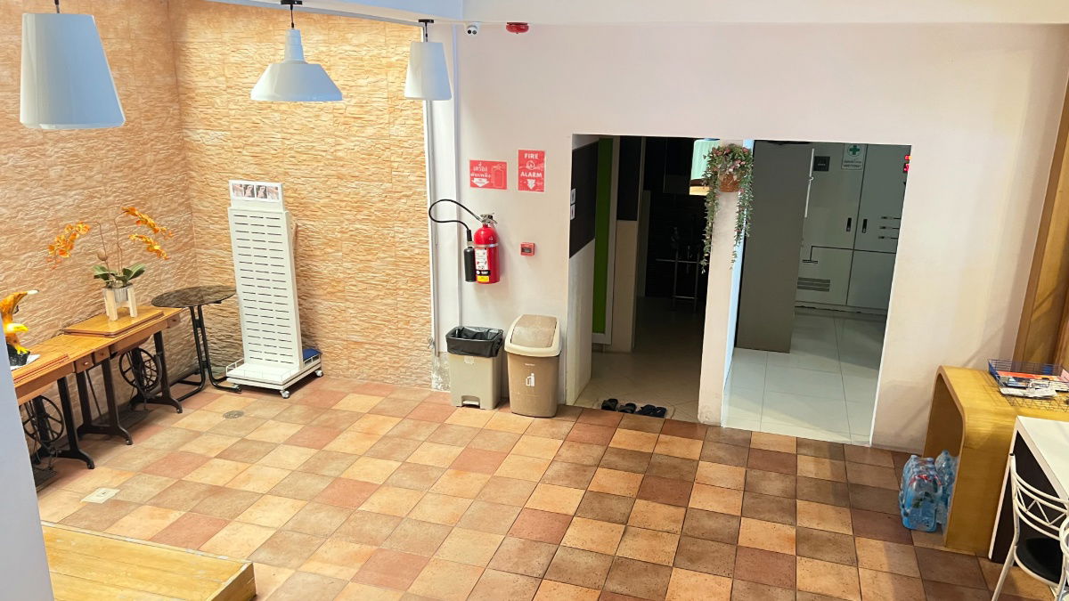 picture Urgent sale, Thai frame building, commercial building, 4 booths, 3 floors, 53.70 sq.w., Charoen Rat Road Near Icon Siam, Khlong San District, Bangkok - 7/23