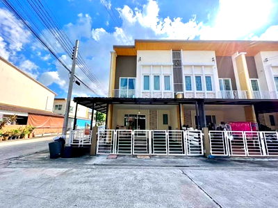 Townhouses for rent : B960 Townhouse for rent, Golden Town Village, Ramkhamhaeng-Wongwaen, Ratchadaphisek Road, Mistine Alley