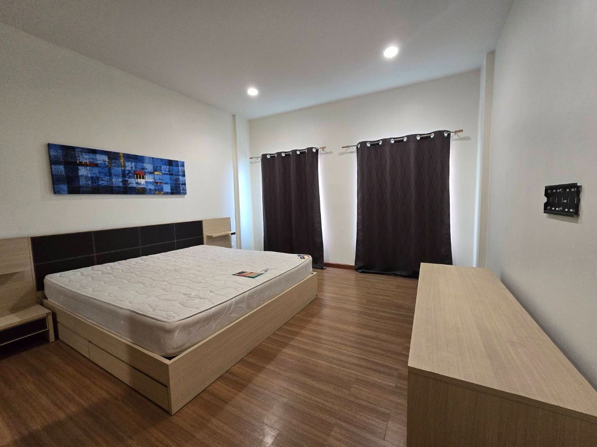 picture Townhome for Sale. Full Furnished and reafy to move in - 11/15