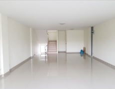 picture Urgent! Office space in Town-in-Town area on Inthraphon Road, 4.5 floors, priced at 8.8 million baht. - 5/5