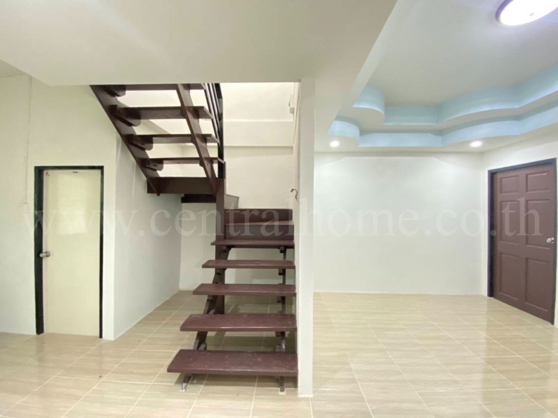 รูป ทาวน์เฮ้าส์ ธนาลักษณ์ 2 รังสิต คลอง 2 หน้าบ้านไม่ชนใคร รีโนเวทใหม่ พร้อมอยู่ - รูปที่ 4/12