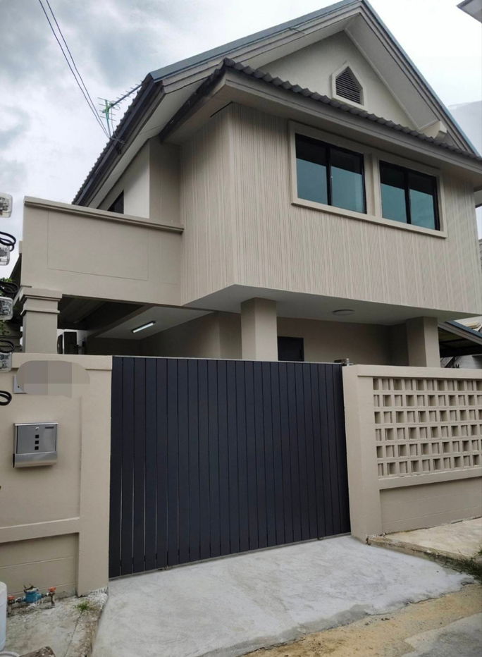 รูป ให้เช่า! บ้านเดี่ยวรีโนเวทใหม่ 🏠 ทำเลทองใกล้รถไฟฟ้าและเซ็นทรัลเวสต์เกต 🛍️ - รูปที่ 2/16