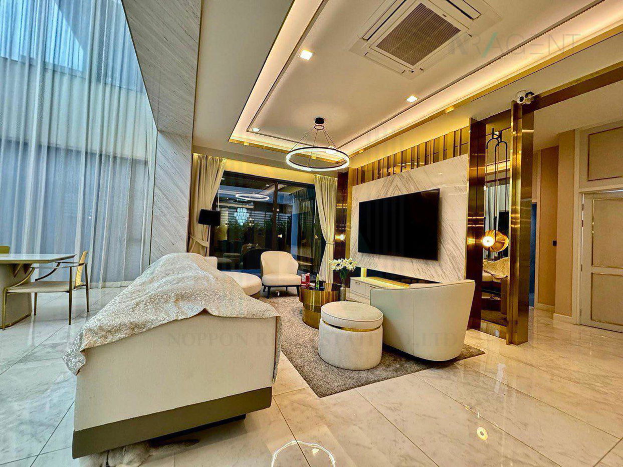 รูป 📌 ขายบ้านเดี่ยว โครงการ แกรนด์ บางกอก บูเลอวาร์ด อีสต์ พระราม 9 3 ชั้น 5 ห้องนอน 7 ห้องน้ำ - รูปที่ 5/8