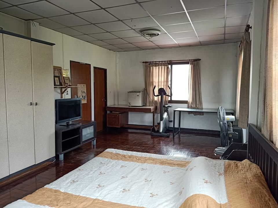 รูป บ้าน ชลลดา บางบัวทอง 80 ตร.ว. ใกล้ทะเลสาป ( 4 ห้องนอน 3 ห้องน้ำ หันทิศใต้ ) - รูปที่ 26/29