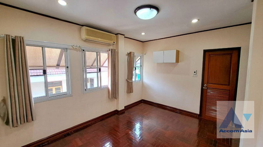 picture 🔼🔽 AccomA 📩 Home Office 4 BR Townhouse in Phra Khanong Nuea (AA37344) - 7/20