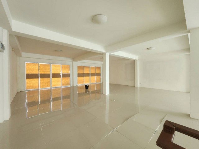 picture FOR SALE  TOWNHOUSE PROPERTY  9000000 BAHT. - 6/8