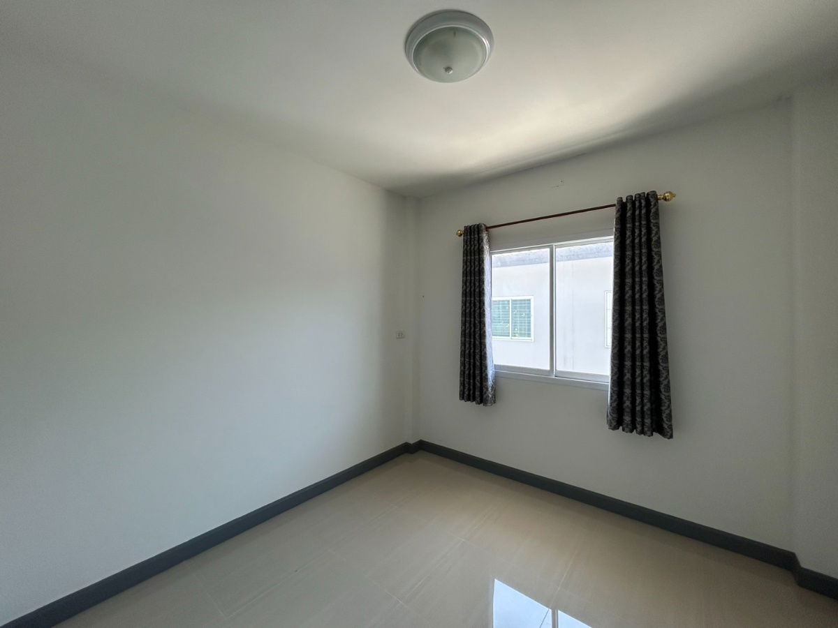 รูป บ้านสำหรับคนที่มองหาความสงบ แต่ยังใกล้ความสะดวกในเมือง ขายทาวน์เฮาส์ 2 ชั้น หมู่บ้าน ฟ้าใสวิลล์ 2 ( Fahsai ville 2 )  - รูปที่ 10/15