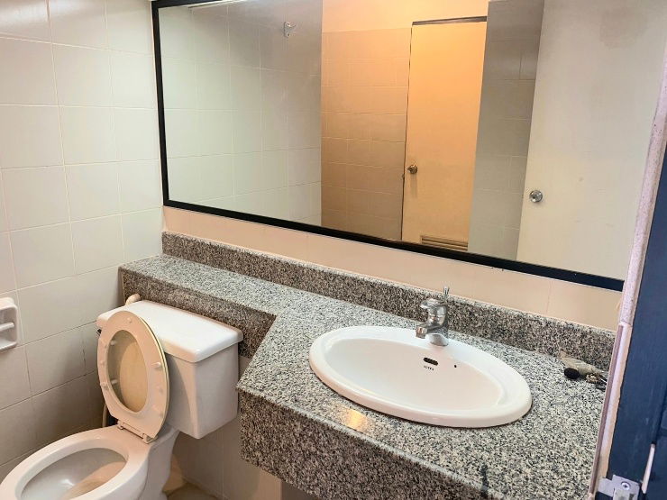 รูป ขายตามสภาพ ห้องใหญ่ ขนาด 85 ตร.ม. ใกล้มหาวิทยาลัยรามคำแหง ฟรีเฟอร์ เครื่องใช้ไฟฟ้า 4 อย่าง เข้าถึงถนนเส้นสำคัญเลียบด่วนรามอินทรา - รามคำแหง- พระราม 9  - รูปที่ 6/6