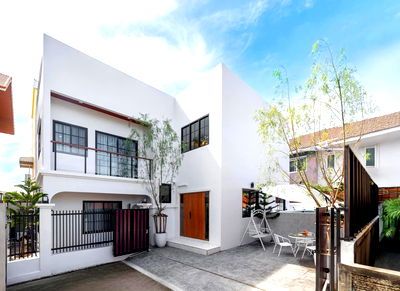 Houses for rent Bangkok : 🔥 Brand new luxury detached house for rent in Huai Khwang area 🏡 Near KIS, SISB, and Regent International Schools, and many shopping malls
