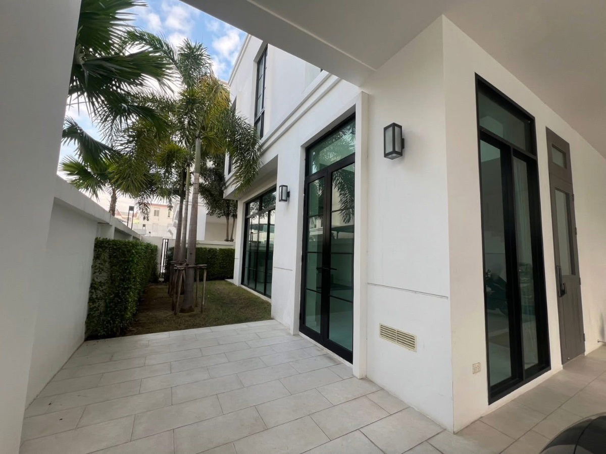 picture 3-storey detached house, luxury style, usable area over 400 sq m., Ekkamai-Sukhonthasawat location. Interested? Line ID: @951qfbfi - 2/8