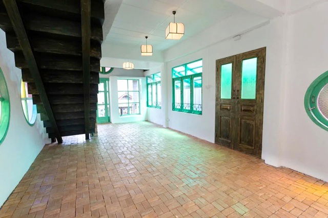 picture newly built old English style Lotus Chiang Mai Ruamchok 900 m. For rent 3-story detached house - 4/8