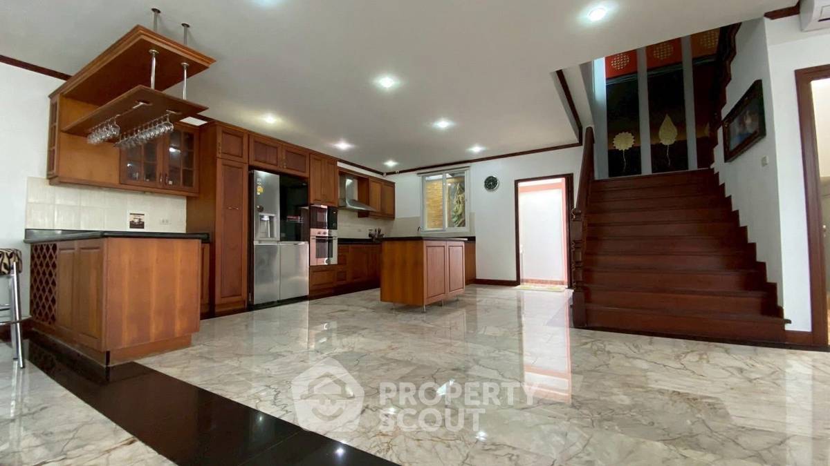 รูป วิลล่า 5-ห้องนอน ใกล้ เมืองพัทยา (ID 2265856) - รูปที่ 7/17
