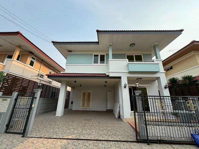 ขายบ้านเดี่ยว : บ้าน บ้านเดี่ยว 2 ชั้น ระเบียงสวน 4 ใกล้ เมกะบานาง เพียง 13 นาที พร้อมอยู่ เฉลิมพระเกียรติ ร 9 ซอย 28 กรุงเทพมหานคร